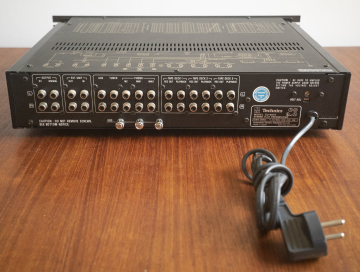 Technics SU-9070 - Stereo Flat Pre-amplifier (1976-81)