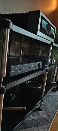 T+A Audio P1260R (Svart) F&ouml;rsteg