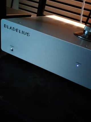 Bladelius Mode klass A &ndash; Svenskt High-End Slutsteg &ndash; Perfekt skick klass A 2 x 45 watt