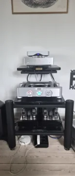 Audio magic rack and turntable shelf