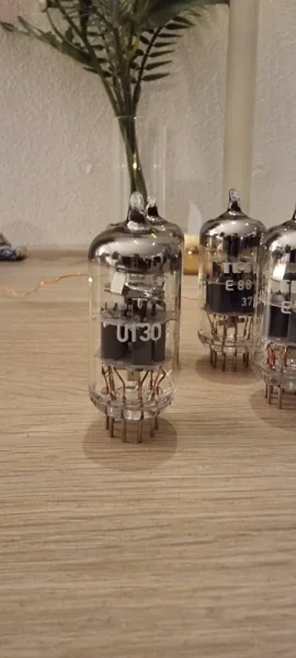 Tesla E88CC rör. Tesla E88CC rör. - Bild 4 av 4