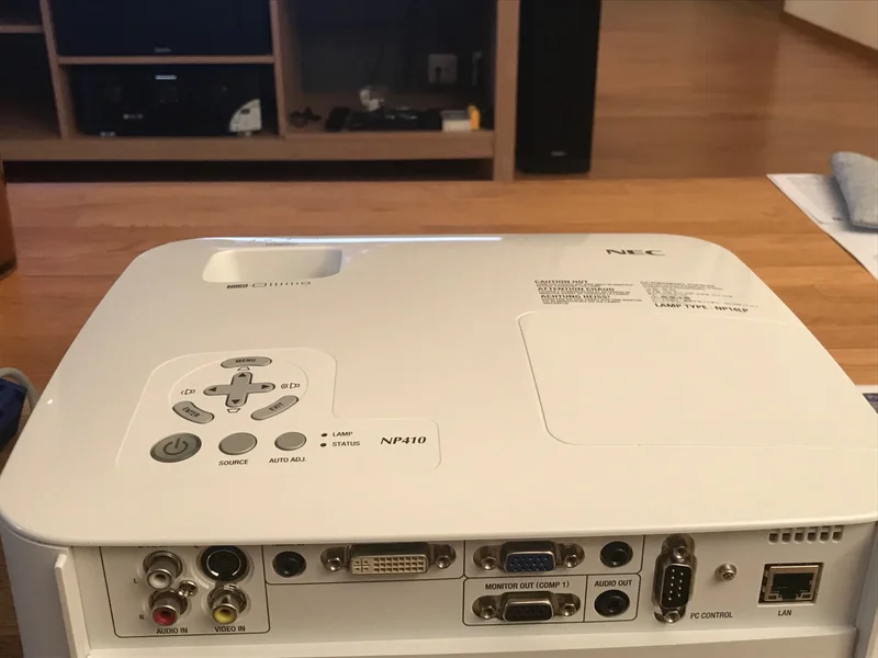 Projektor NY i kartong oanvänd! Projektor NY i kartong oanvänd! - Bild 2 av 4