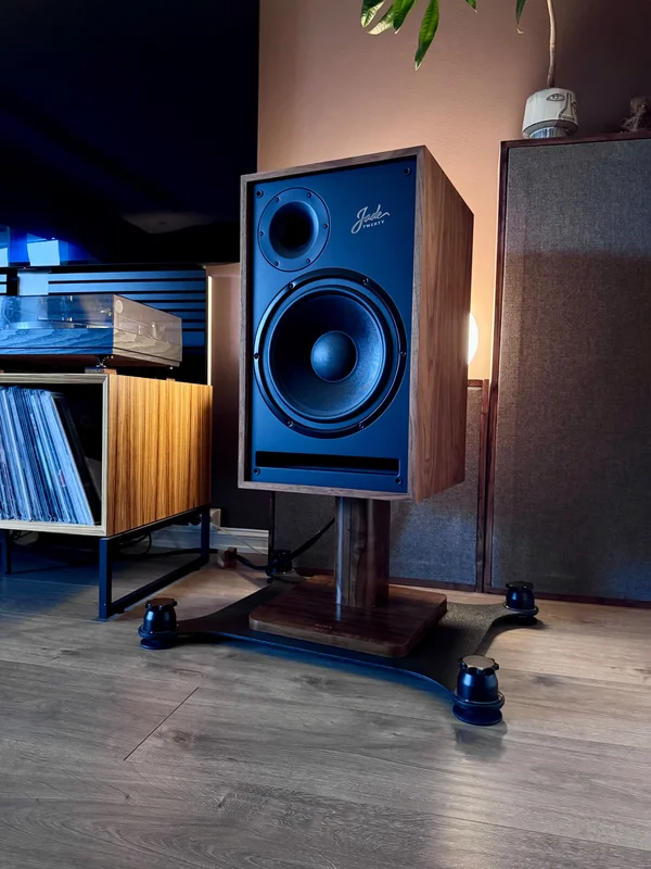 Pylon Audio Jade 20 med originale stativer - Bild 2 av 13