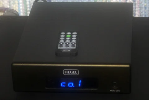 Hegel HD 12 - Med fjärr - Variabel volym kontroll -   O...