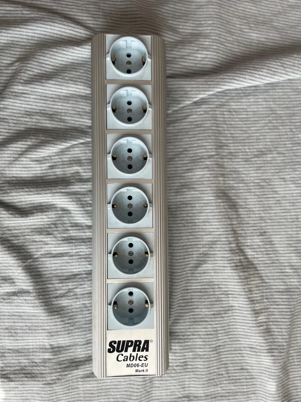 Supra - n&auml;tlist och kablar - Bild 1 av 2