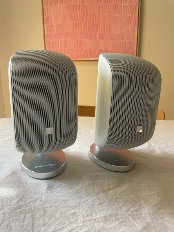 Bowers &amp; Wilkins M-1 - Billede 1 af 2