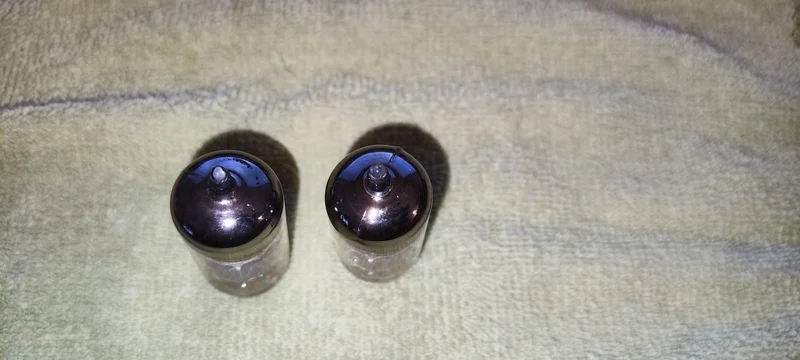 Matchat par Mullard ECC81/12AT7 samma kod fr&aring;n Blackburn-fabriken &aring;r 60! - Bild 4 av 5