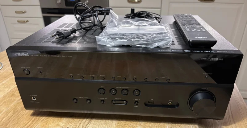 Yamaha RX-V685 Hemmabioreceiver Dolby Atmos & DTS-X - Bild 1 av 2