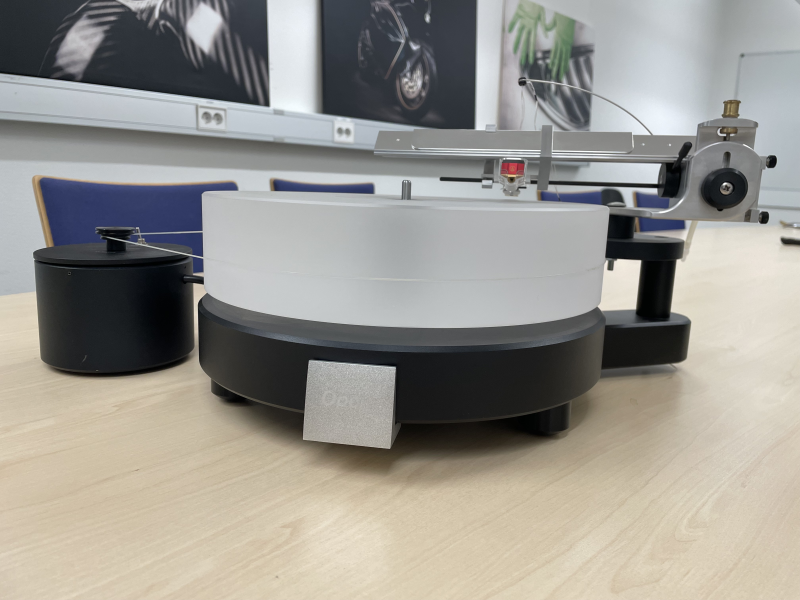 Opera Consonance 2,0  Med Terminator tangential tonarm - Bild 1 av 2
