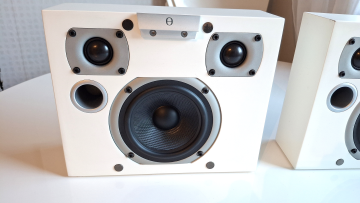 Audiovector K-X high-end vägghögtalare