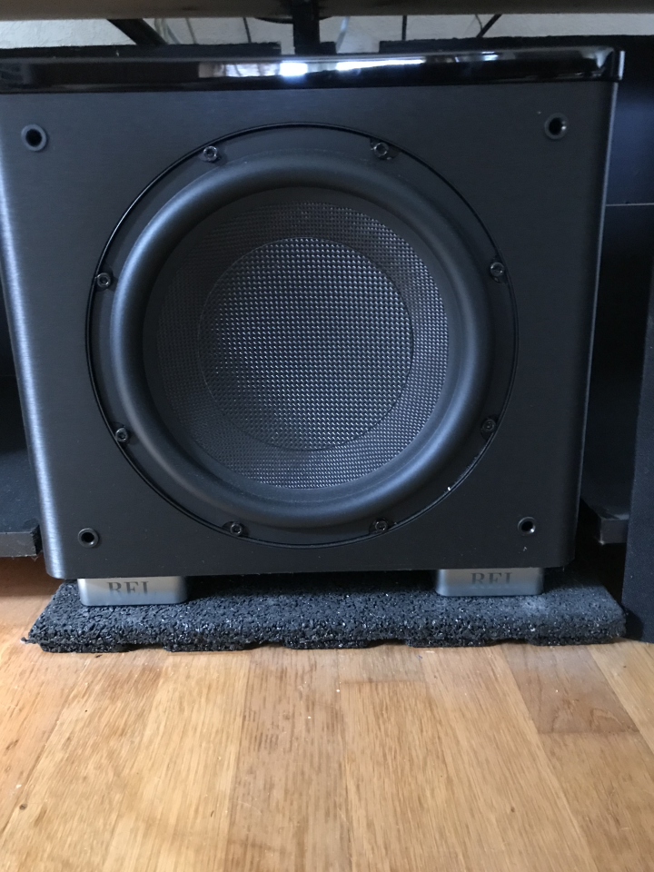 REL Subwoofer