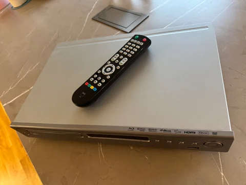 NAD T587 Blu-ray / CD-spelare i silver (Toppskick + Ori...