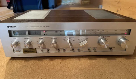 Yamaha CR-820 receiver