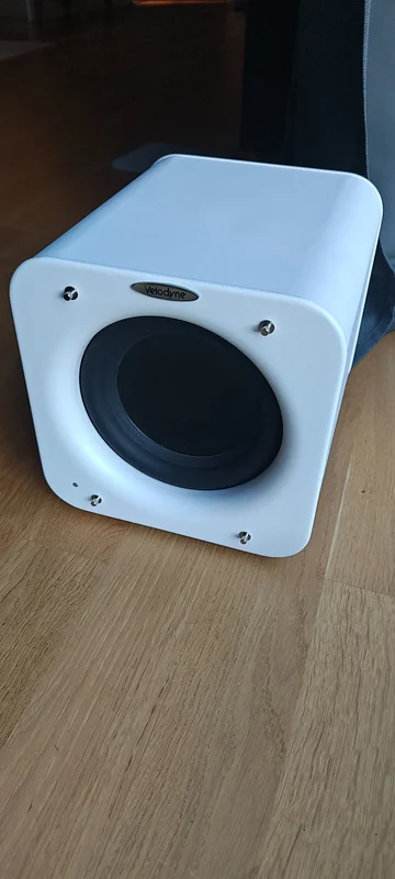 Velodyne SPL-800i vit &ndash; Kompakt subwoofer med rej&auml;lt tryck - Bild 1 av 3