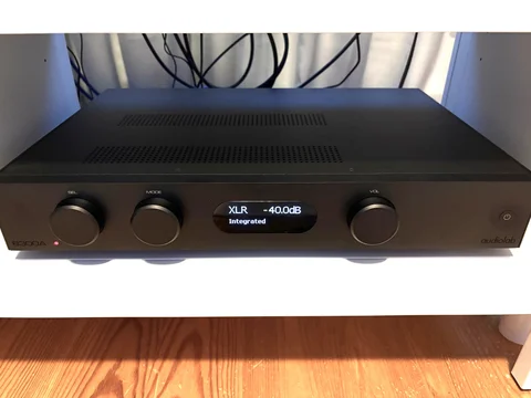 Audiolab 8300A - Integrerad f&ouml;rst&auml;rkare
