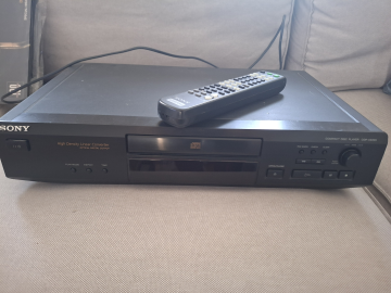 Sony CDP-XE220 CD-spelare inkl. fjärrkontroll