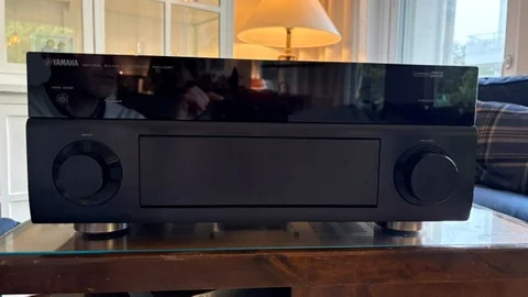 Yamaha RX-V1067 AV-receiver