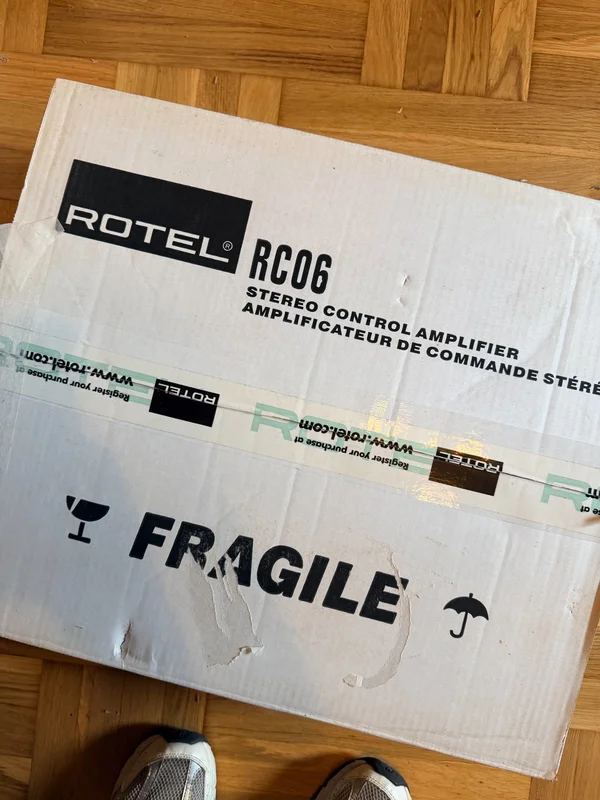 Rotel RC-06 stereof&ouml;rf&ouml;rst&auml;rkare &ndash; originalkartong &ndash; k&ouml;pt 2007 &ndash; ej funktionstestad - Bild 2 av 4