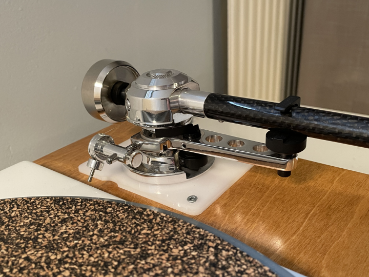 Lenco med EAT C-note tonarm 10”