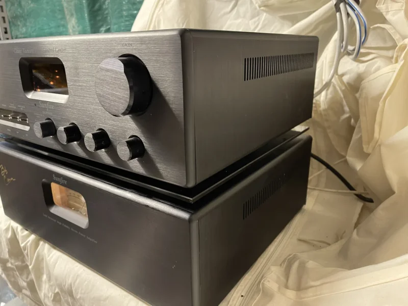 Bob Carvers Sunfire Signature stereo Amplifier and Pre-amplifier - Bild 1 av 4