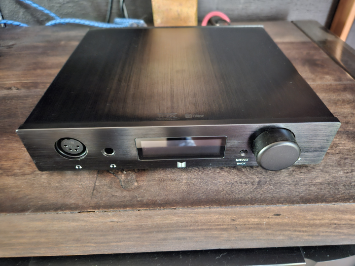 Monoprice Monolith Desktop THX Amp/DAC hörlursförstärkare