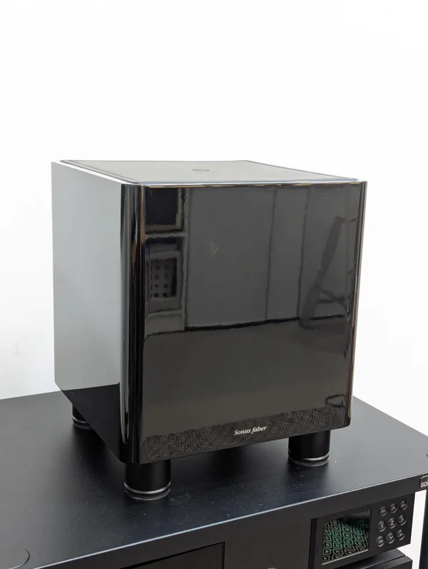 Sonus Faber Gravis 1 i h&ouml;gblank svart - Bild 6 av 9