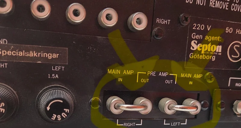 S&ouml;kes - RCA jumpers p&aring; Harman Kardon 330B - Bild 1 av 1