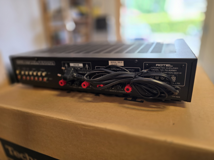 Rotel RA-935BX stereoförstärkare