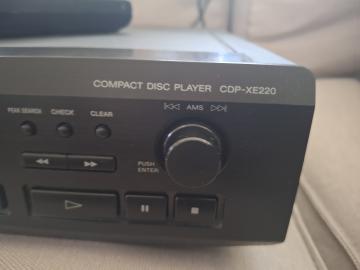 Sony CDP-XE220 CD-spelare inkl. fjärrkontroll