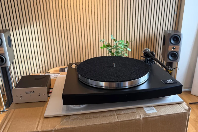 Acoustic Signature Ecco/Rega - Begagnat skivspelarpaket - Bild 1 av 3