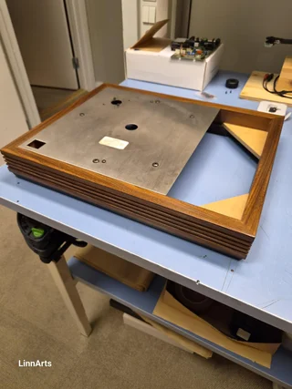 Linn Plint Fluted Walnut Beg fr&aring;n 1987