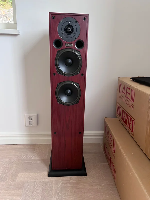 Acoustic Energy AE109SE – Natural Cherry – mycket fint skick Acoustic Energy AE109SE – Natural Cherry – mycket fint skick - Bild 1 av 7