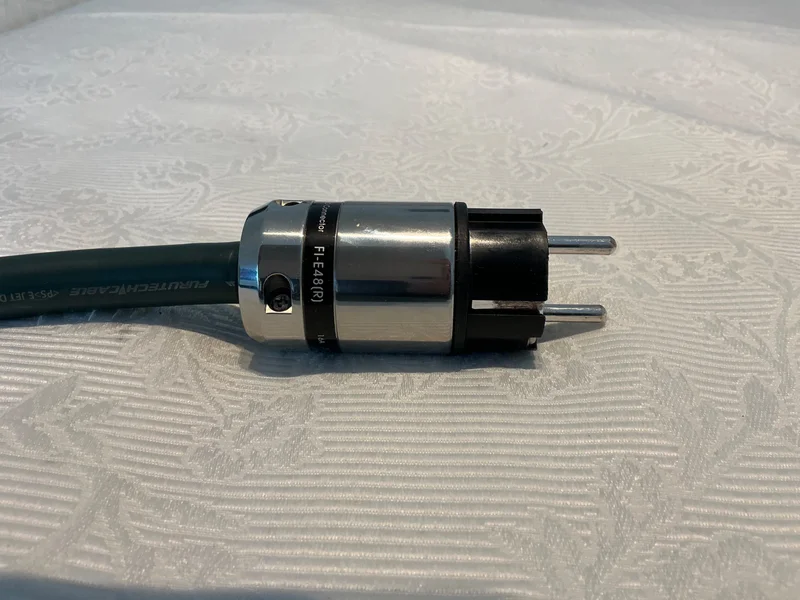 2 Furutech elkablar 1,5 meter 2 Furutech elkablar 1,5 meter - Bild 2 av 5