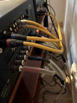 Van den Hul The Rock Hybrid XLR