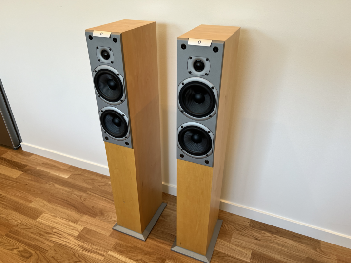 Audiovector K3 Super, Maple finish