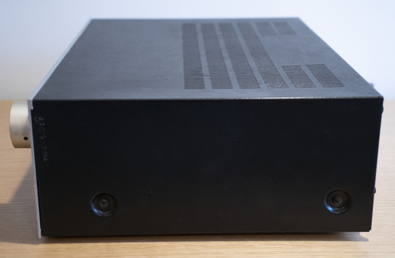 Hitachi SR-304 AM/FM Stereo Receiver (1978) Hitachi SR-304 AM/FM Stereo Receiver (1978) - Bild 3 av 5