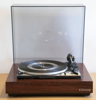 Dual 1216 - Helautomatisk skivspelare med 33 45 & 78 hastigheter