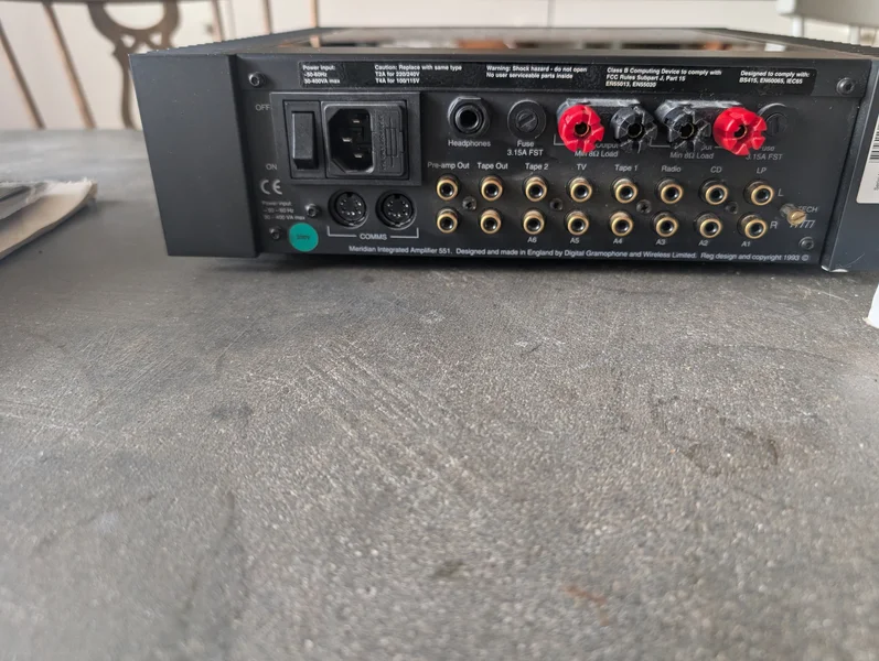 Meridian 551 med fj&auml;rrkontroll  - Bild 3 av 6