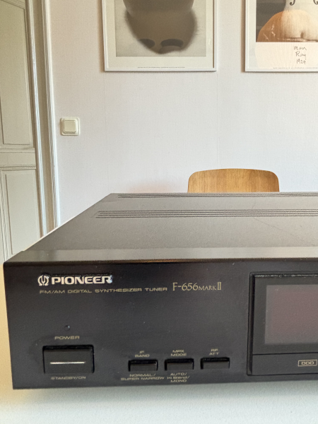 Pioneer F-656 Mark II 2 FM AM digital synthesizer-tuner, svart.  - Bild 2 av 10