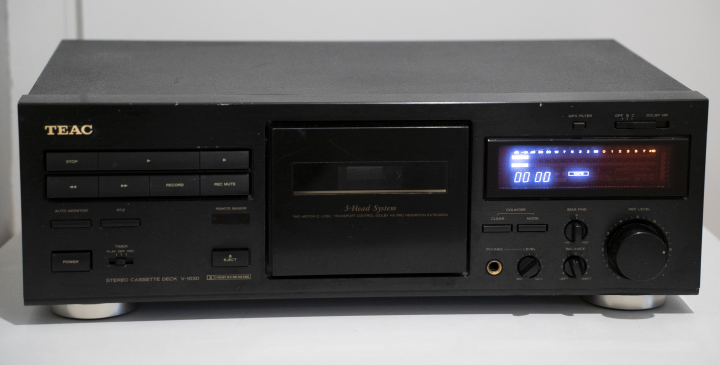 TEAC V-1030 Stereo Cassette Deck (1996-97)
