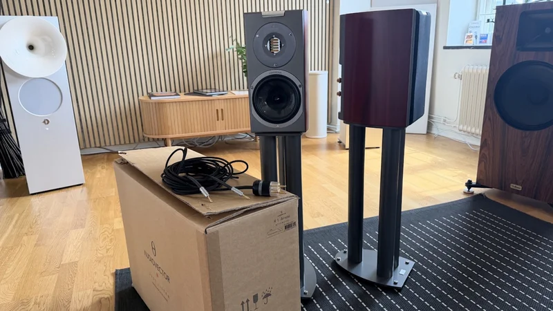 Audiovector R 1 Arreté + stativ + freedom grounding - Beg Audiovector R 1 Arreté + stativ + freedom grounding - Beg - Bild 3 av 4
