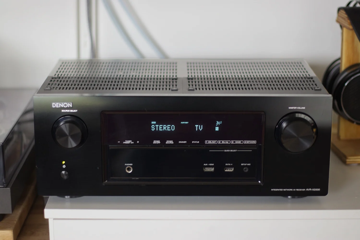 Denon AVR-X2000 Denon AVR-X2000 - Bild 1 av 6
