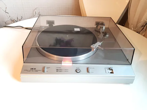 AKAI AP-D33 Direct drive Skivspelare