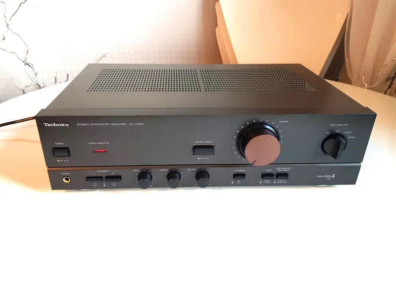 TECHNICS SU VZ220  F&ouml;rst&auml;rkare Klass AA - Bild 1 av 13