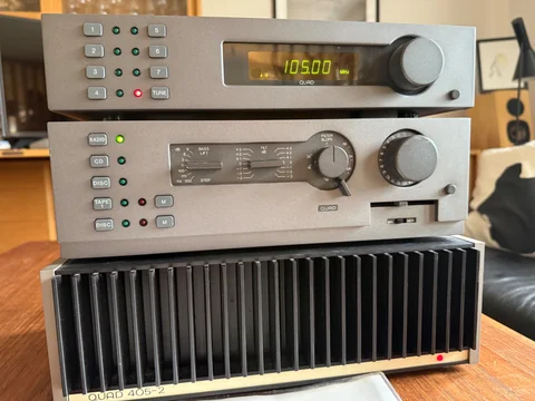 Quad 405-2 slutsteg, 44 control unit samt FM4 radio