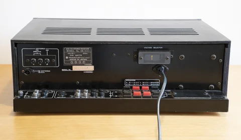 Hitachi SR-603 AM/FM Stereo Receiver (1977-78)