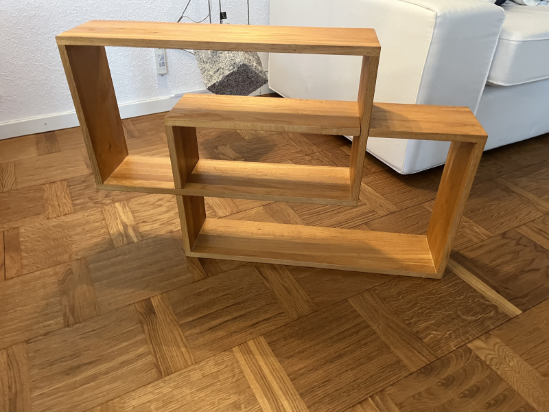 Hylla i massiv EK till Rull o kasettband  - Bild 4 av 4