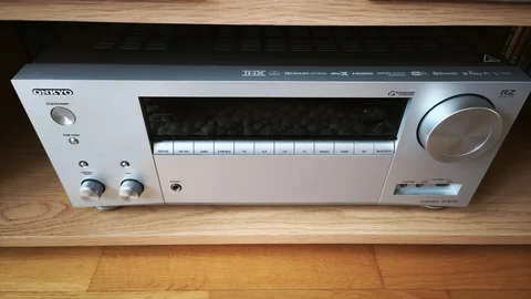 Onkyo TX-RZ720 i 