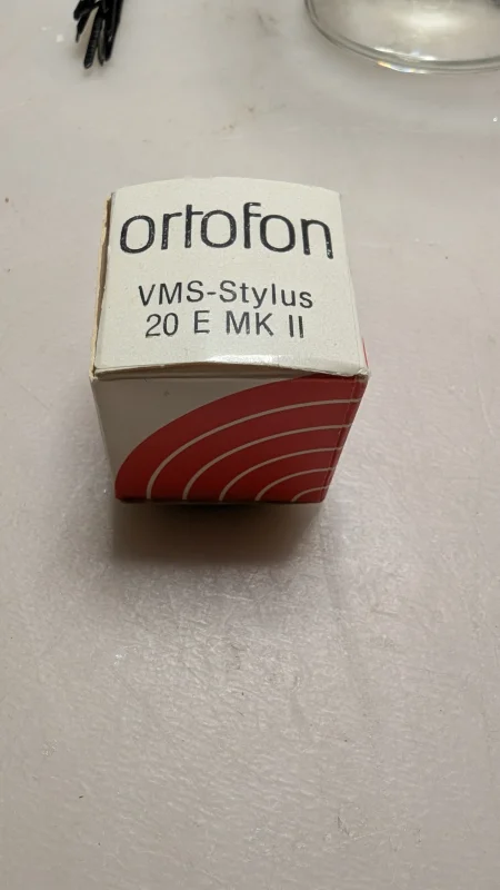 Ny NOS Ortofon VMS20E Mk2 nål Ny NOS Ortofon VMS20E Mk2 nål - Bild 1 av 4
