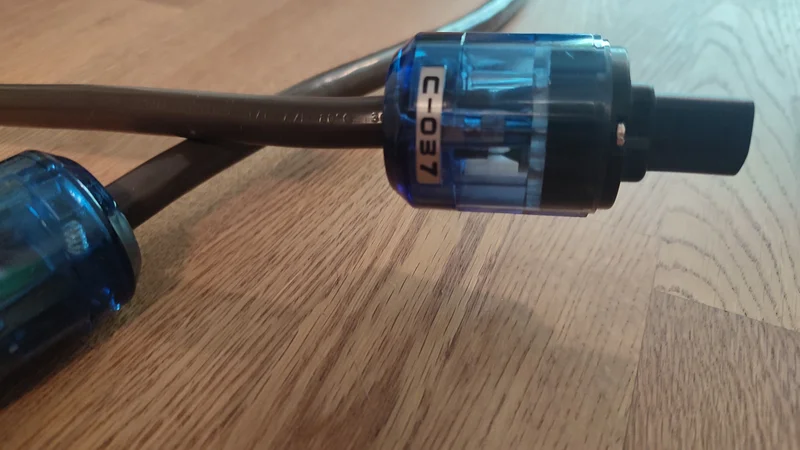 Audioquest AC 3.3 kabel med "Oyaide"-kontakter, 140 cm. Audioquest AC 3.3 kabel med "Oyaide"-kontakter, 140 cm. - Billede 2 af 3
